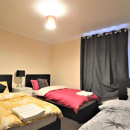 London Zone 2 Lovely 4 Bedroom Apartment - 3 Trowbridge Road Kültér fotó