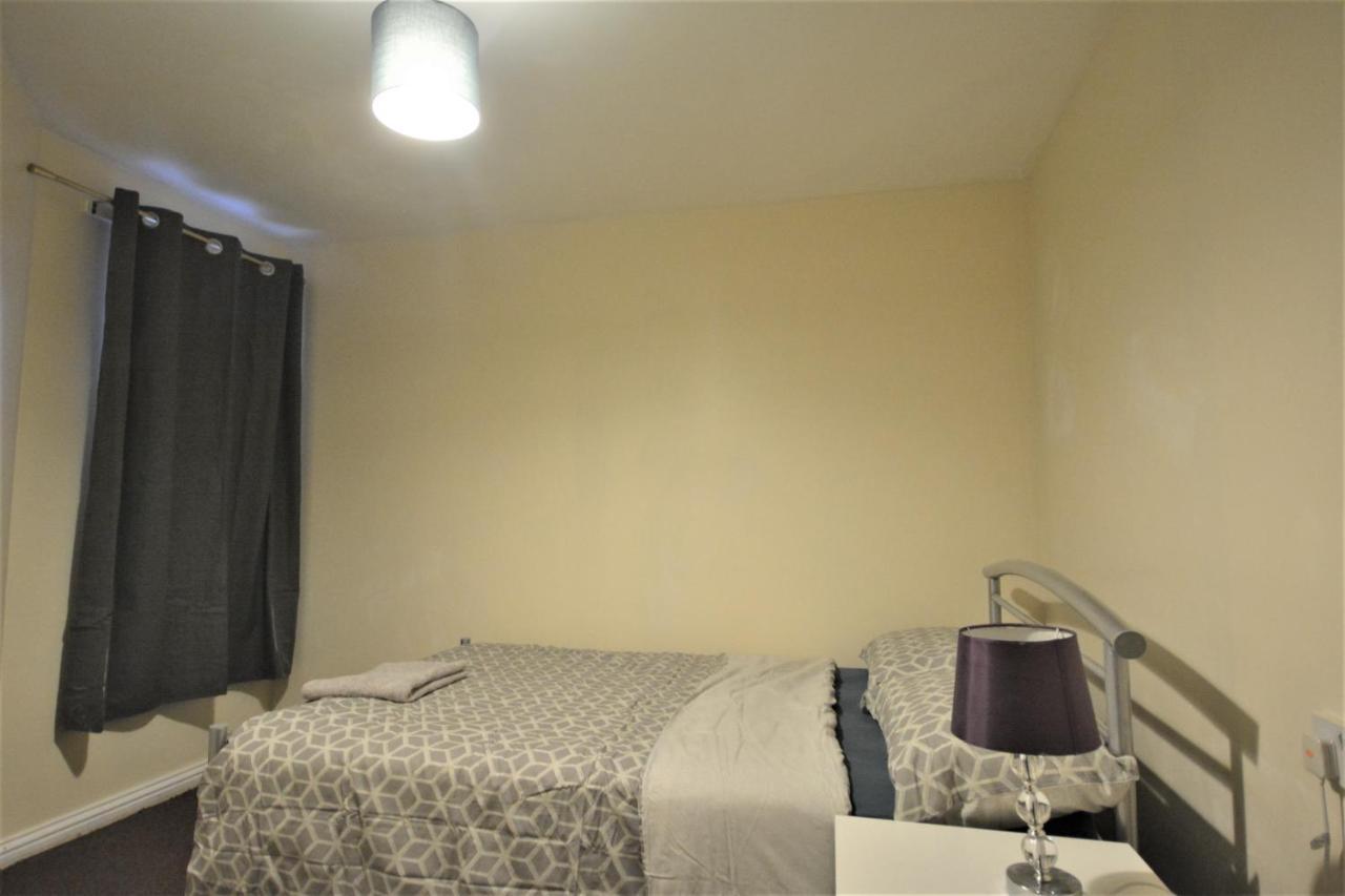 London Zone 2 Lovely 4 Bedroom Apartment - 3 Trowbridge Road Kültér fotó