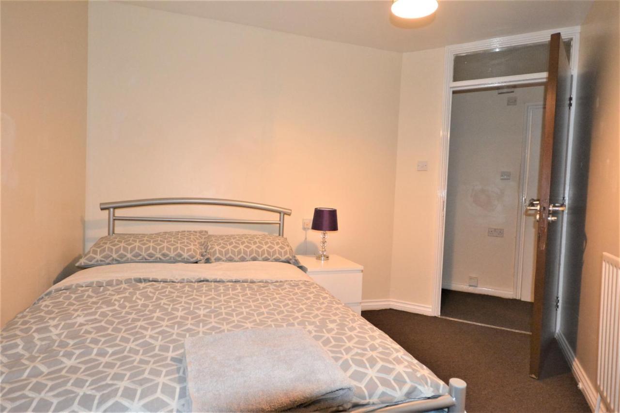 London Zone 2 Lovely 4 Bedroom Apartment - 3 Trowbridge Road Kültér fotó
