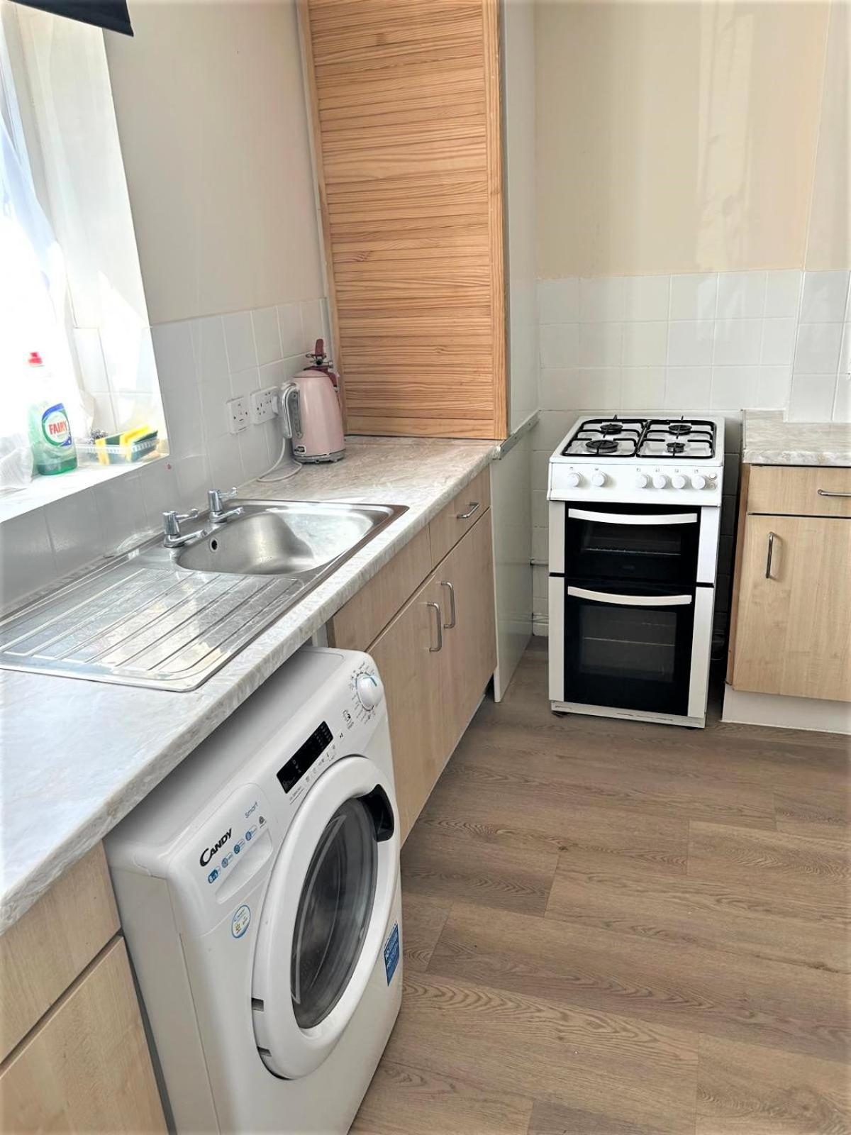 London Zone 2 Lovely 4 Bedroom Apartment - 3 Trowbridge Road Kültér fotó